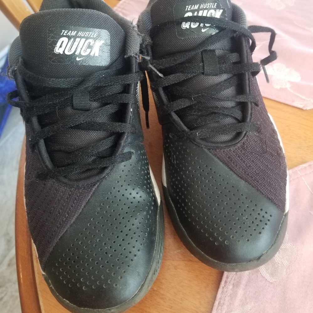 Nike boys running shoes